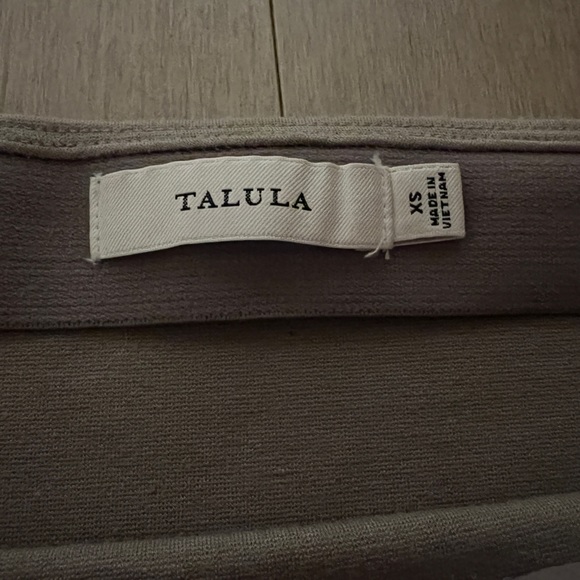 3/25$ 💓 Talula Aritzia Primrose Mini Skirt - Picture 4 of 5